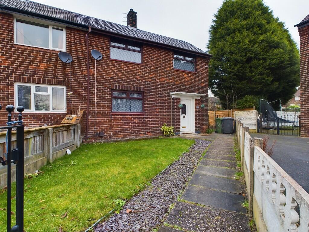 2 bedroom end of terrace house for sale in Meadway, Dukinfield