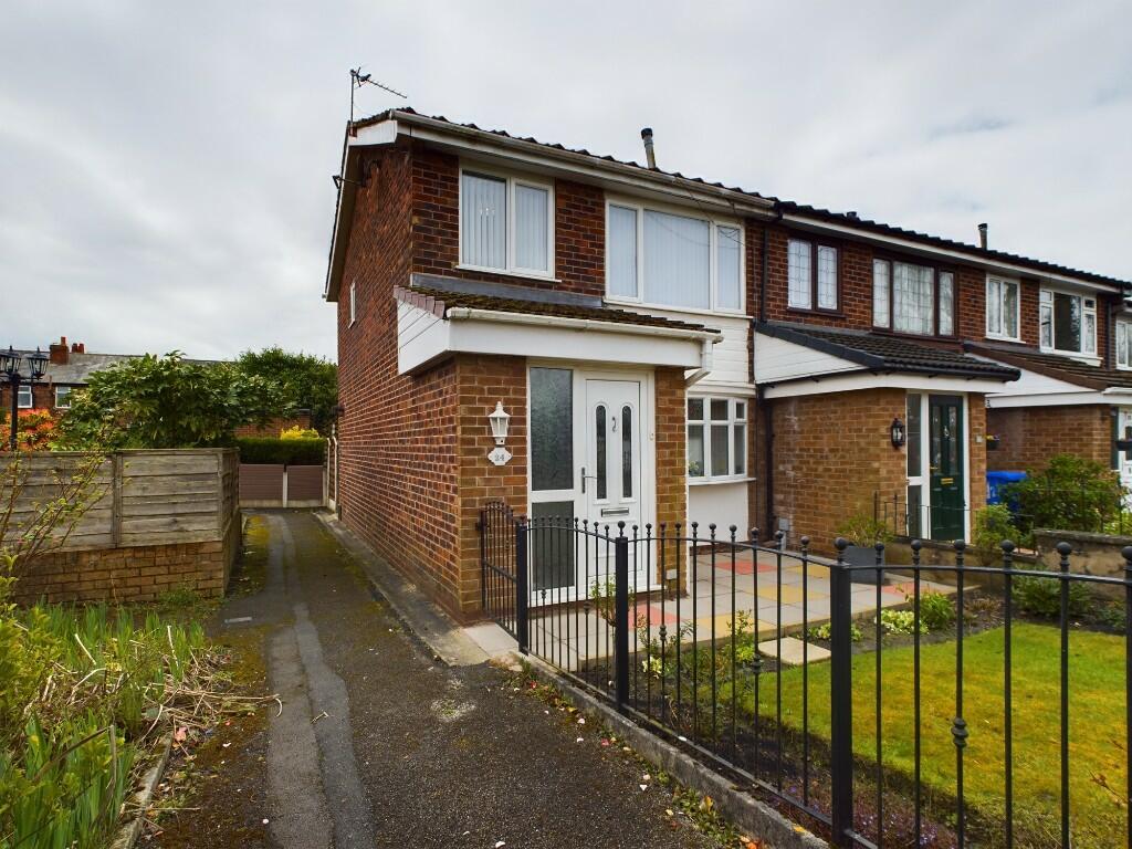 3 bedroom end of terrace house for sale in Green Hill Road, Godley