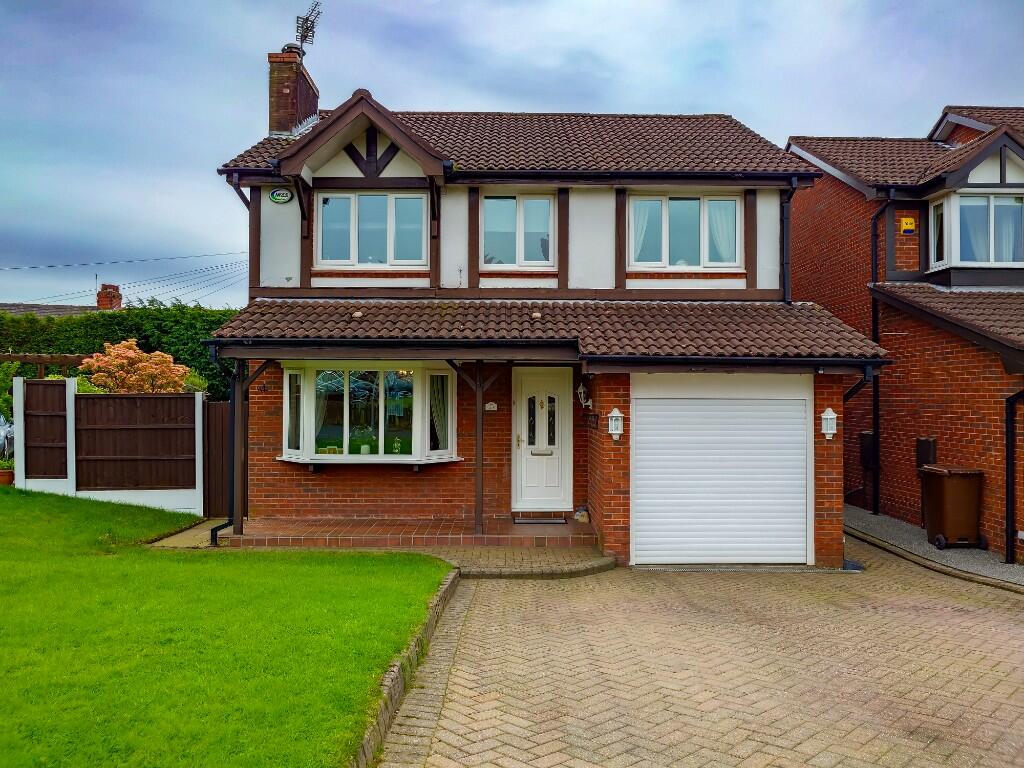 4 bedroom detached house for sale in Dunham Road, Dukinfield, Cheshire