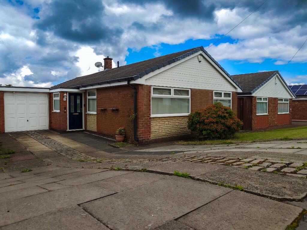 Main image of property: Greenside Close, Dukinfield, Cheshire, SK16