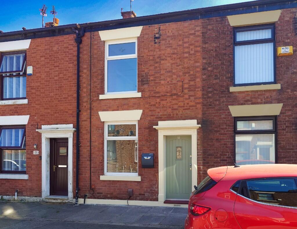 Main image of property: Tree House Avenue, Ashton-Under-Lyne, Greater Manchester, OL7