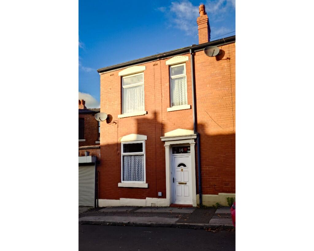 Main image of property: Woodend Lane, Hyde, Greater Manchester, SK14