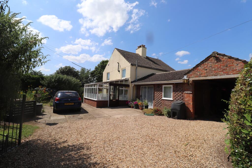 4 bedroom detached house for sale in Hogsgate, Moulton, PE12