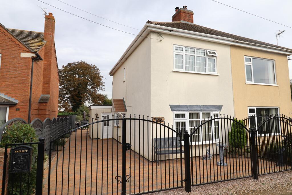 2 bedroom semidetached house for sale in South Drove, Spalding, PE11