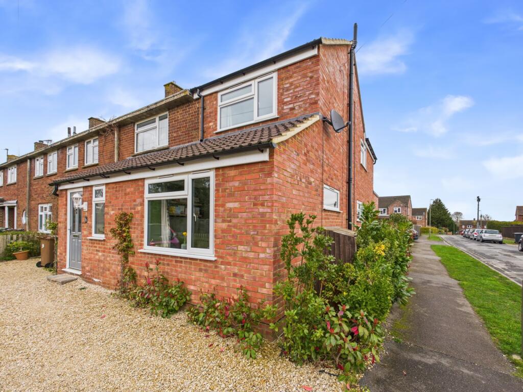 Main image of property: Kings Close, Thame, Oxfordshire