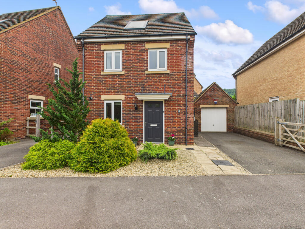 Main image of property: Kiln Avenue, Chinnor, Oxfordshire