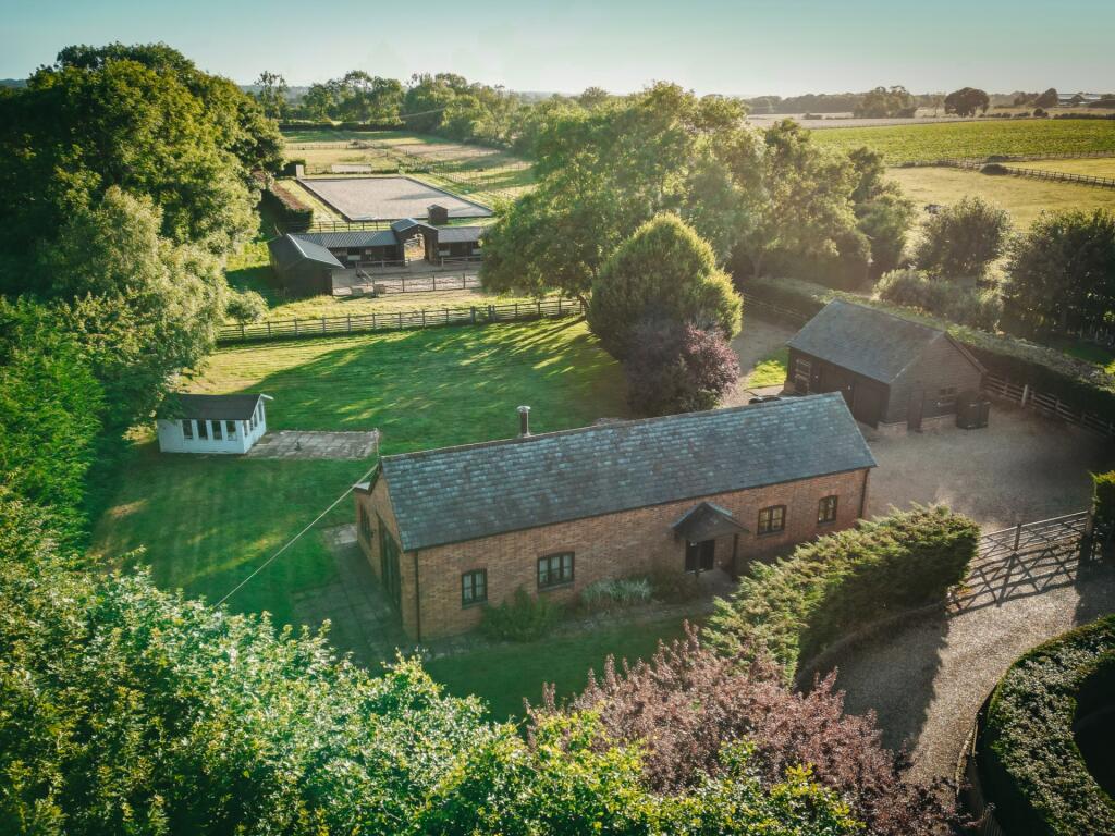 Main image of property: Rose Barn, Lenborough Road, Gawcott, Buckingham, Buckinghamshire