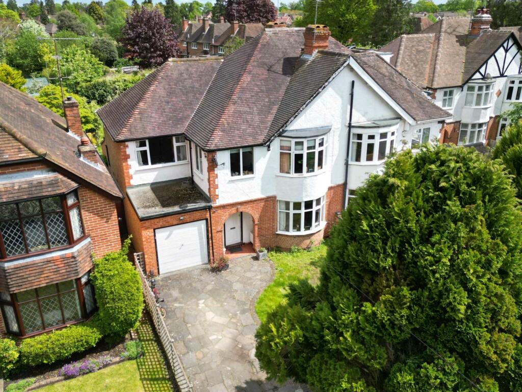 4 bedroom semi-detached house for sale in Betchworth Avenue, Earley, RG6