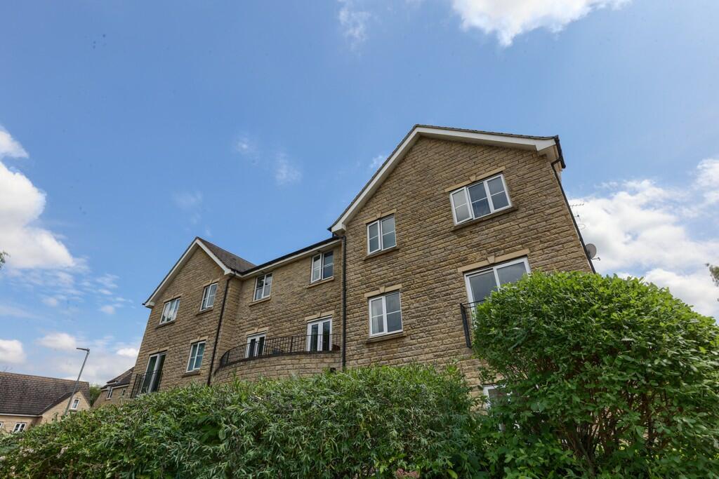 2 bedroom apartment for rent in Cairn Avenue,Guiseley,Leeds,LS20 At the POPULAR WHITECROSS area
