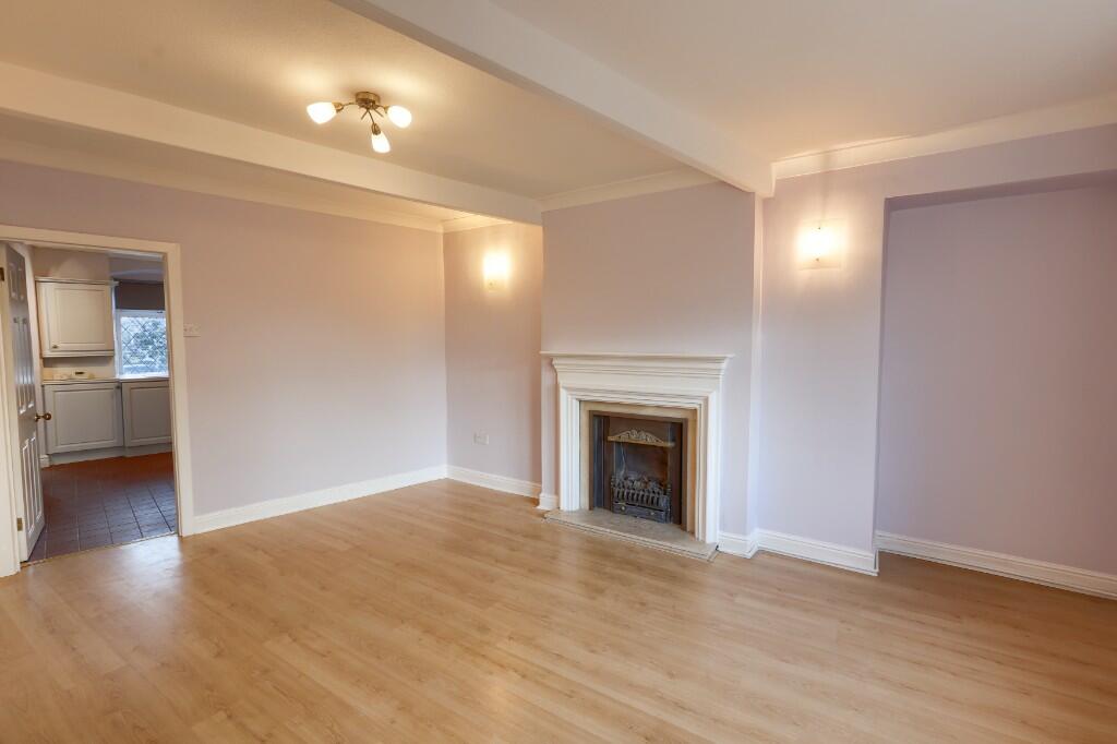 Terraced to rent on Lombard Street, Leeds, West Yorkshire, LS19