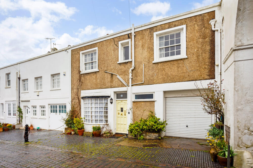 4 bedroom mews property for sale in Sussex Mews, Brighton, BN2