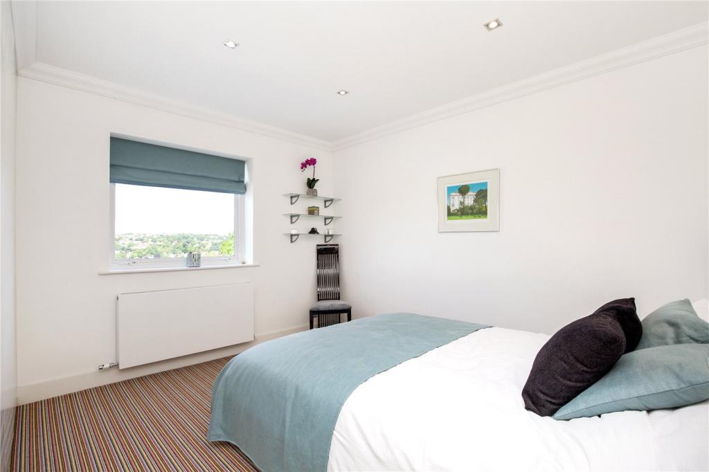 6 bedroom detached house for sale in Withdean Road, Brighton, East