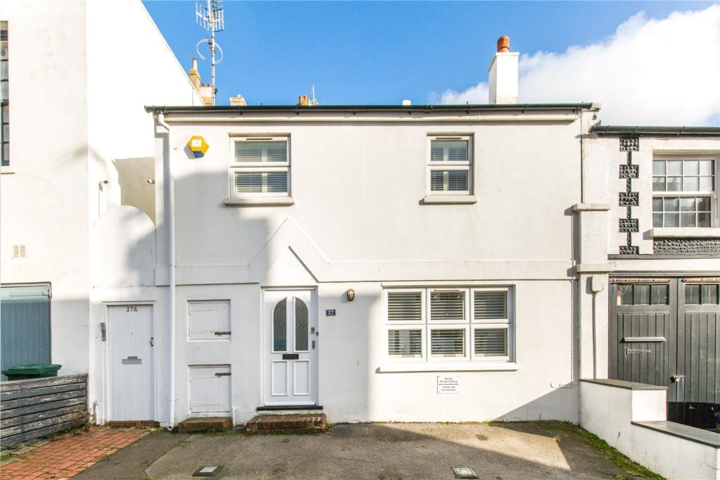 3 bedroom end of terrace house for sale in Brunswick Street West, Hove