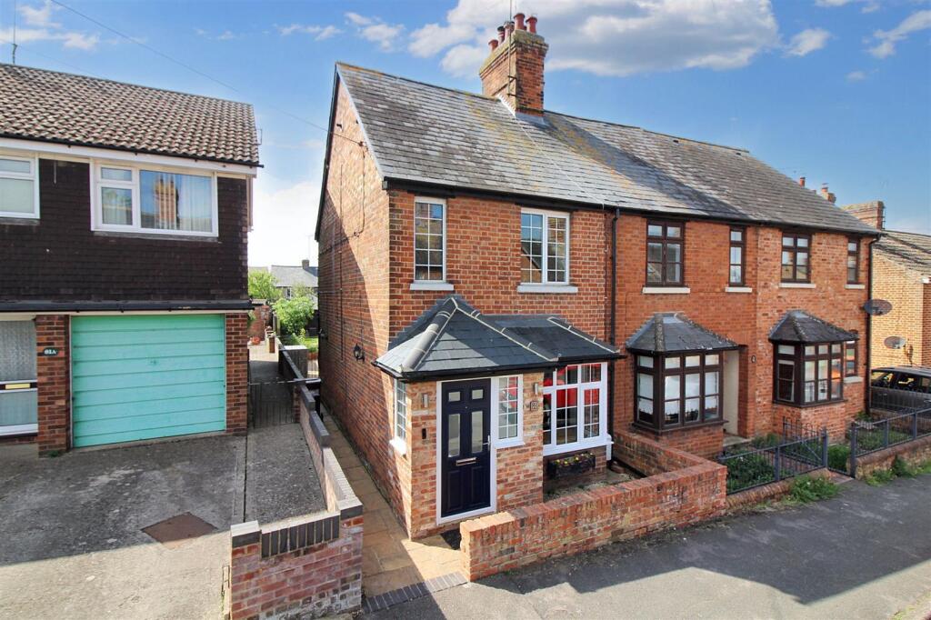 Main image of property: Quainton Road, Waddesdon