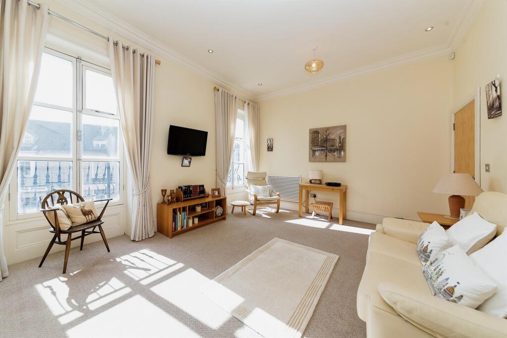 2 bedroom apartment for sale in Market Place, Market Deeping