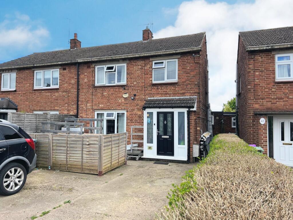3 bedroom semidetached house for sale in Kesteven Road, Stamford, PE9