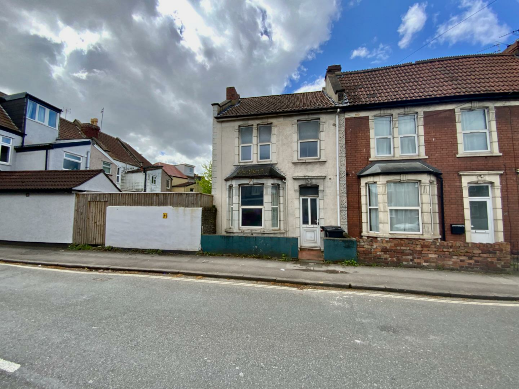 3 bedroom terraced house for rent in Chalks Road, Bristol, BS5
