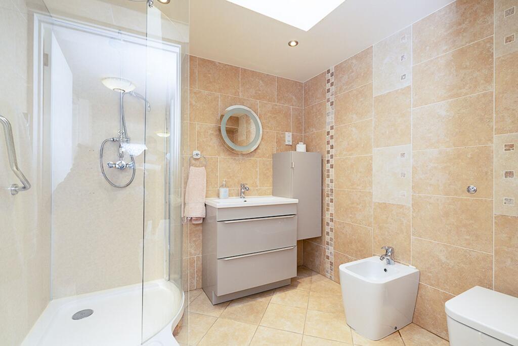Additional property image - Common Road, Stock, CM4