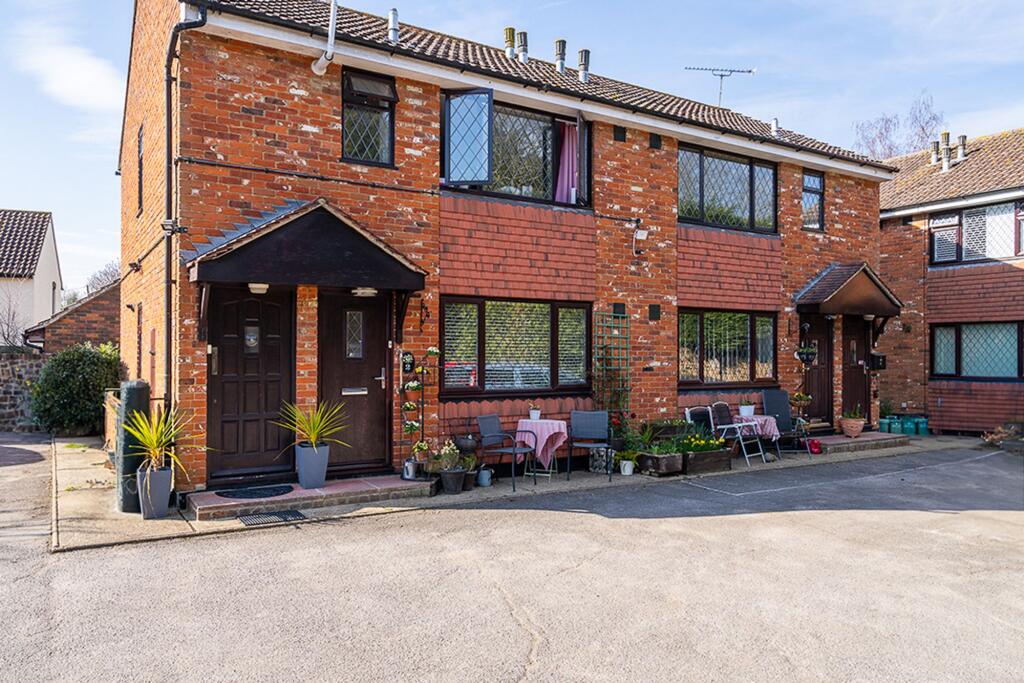 Main image of property: Unwin Place, Stock, CM4