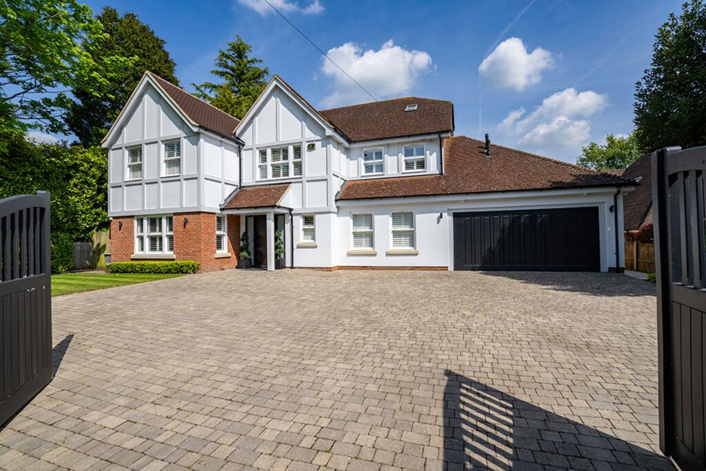 Main image of property: Wambrook Close, Hutton, CM13