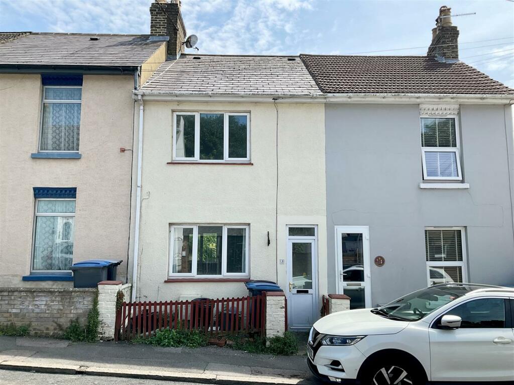 2 bedroom terraced house for sale in Pioneer Road, Dover, CT16