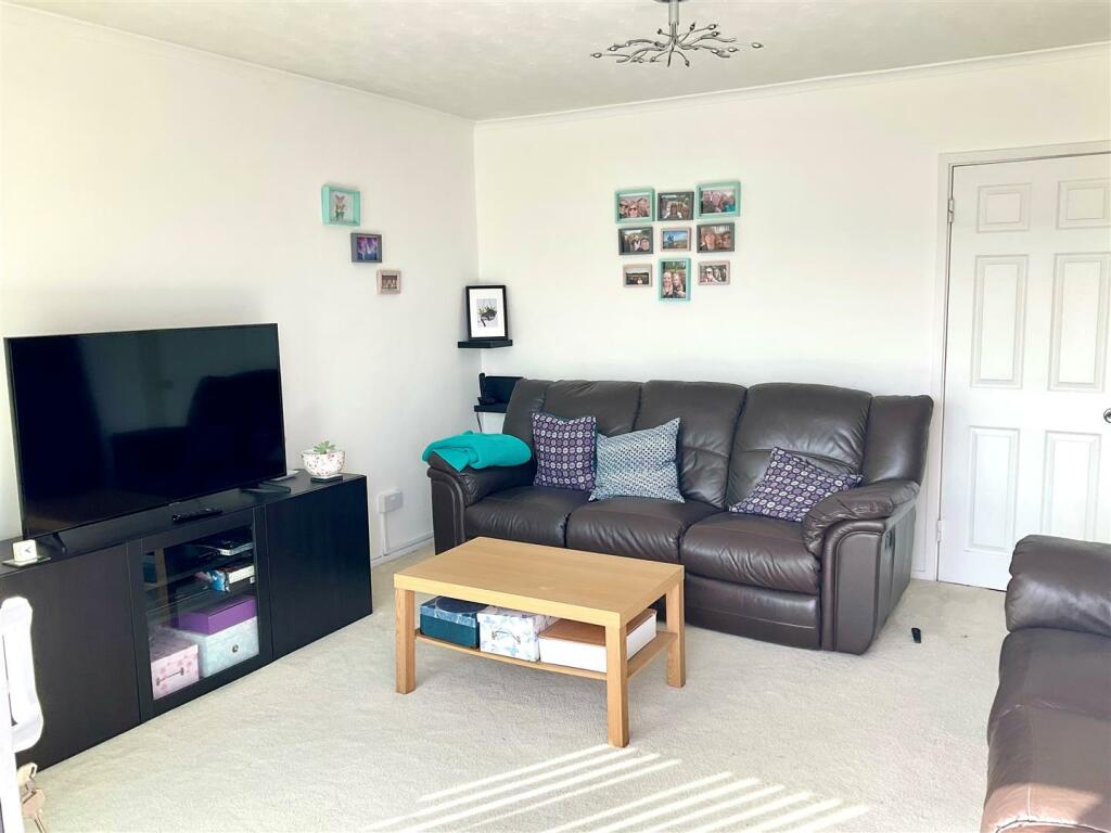 Additional property image - London Road, River