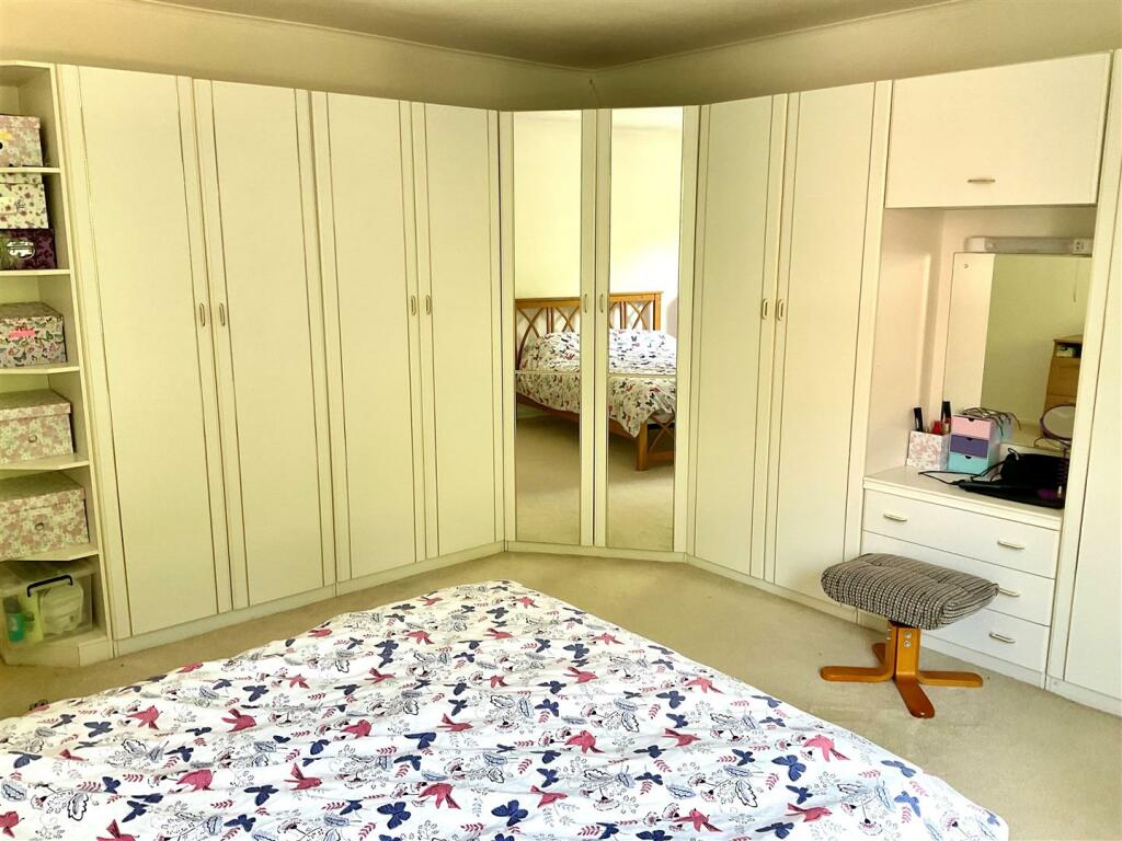 Additional property image - London Road, River