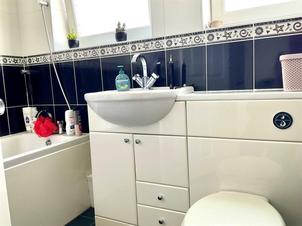 Additional property image - London Road, River