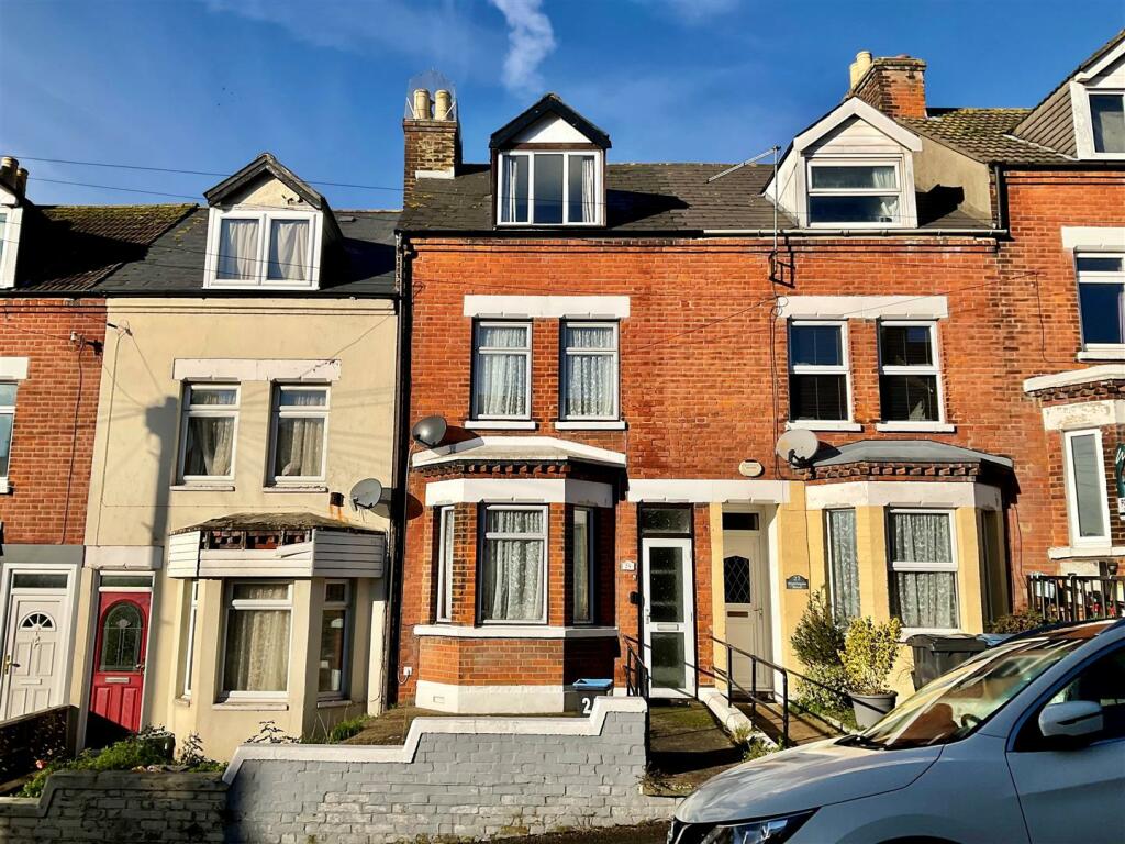 2 bedroom terraced house