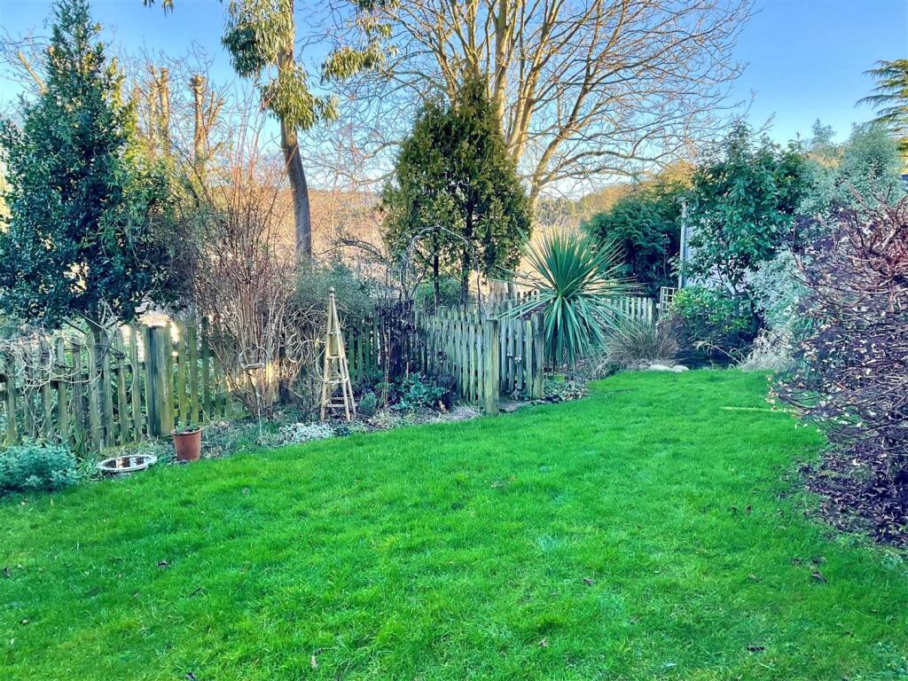 Additional image 21 of Briar Close, River