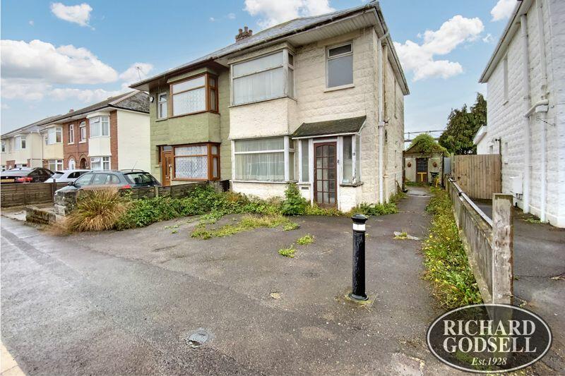 3 bedroom semidetached house for sale in Christchurch , BH23