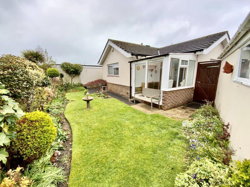 2 bedroom bungalow for sale in Braemar Close, Hengistbury Head, Bournemouth, BH6