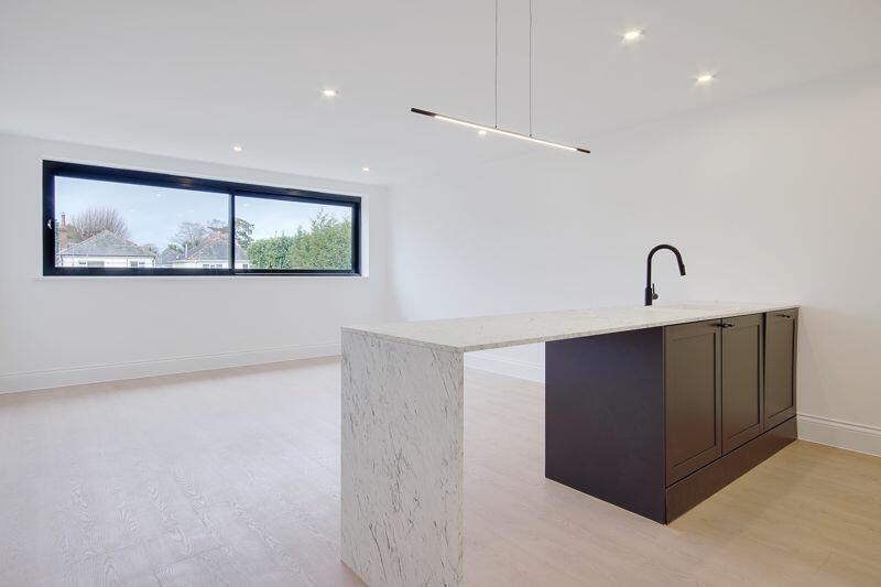 Additional property image - Flat 4, Christchurch Road, Boscombe East, Bournemouth