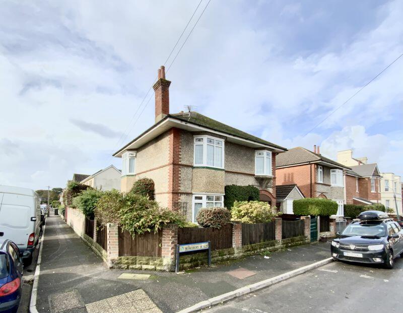 4 bedroom detached house for sale in Rosebery Road, Pokesdown