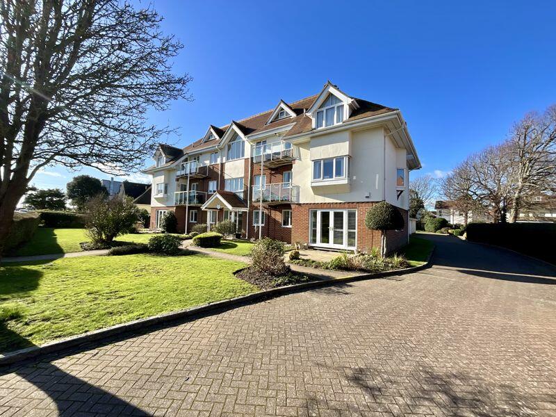 2 bedroom flat for sale in Stourwood Avenue, Southbourne, Bournemouth, BH6