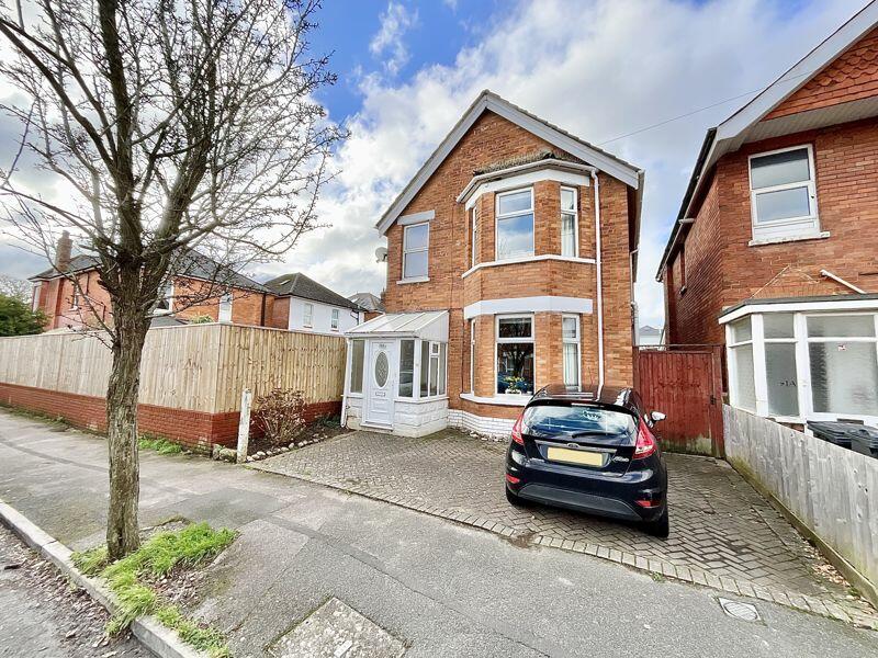 3 bedroom detached house for sale in Paisley Road, Southbourne