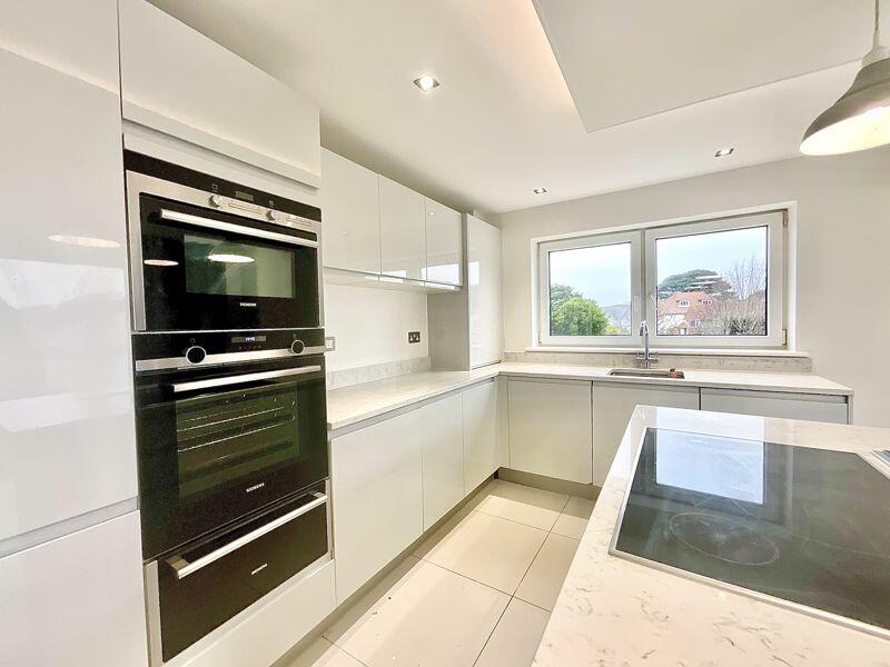 Additional property image - Boscombe Overcliff Drive, Bournemouth