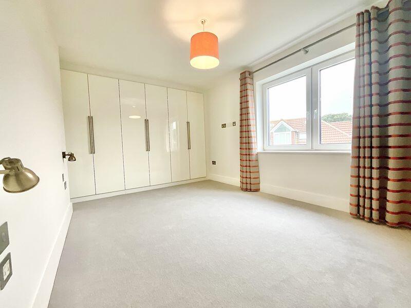 Additional property image - Boscombe Overcliff Drive, Bournemouth