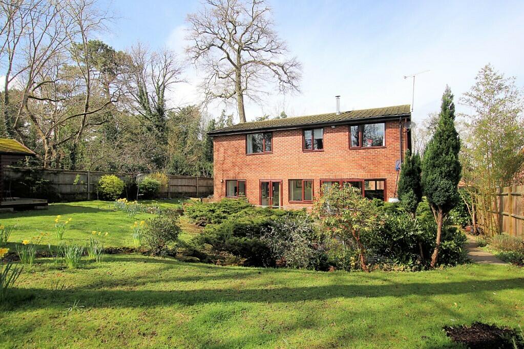 5 bedroom detached house for sale in Hazel Road, Purley on Thames, Reading, Berkshire, RG8