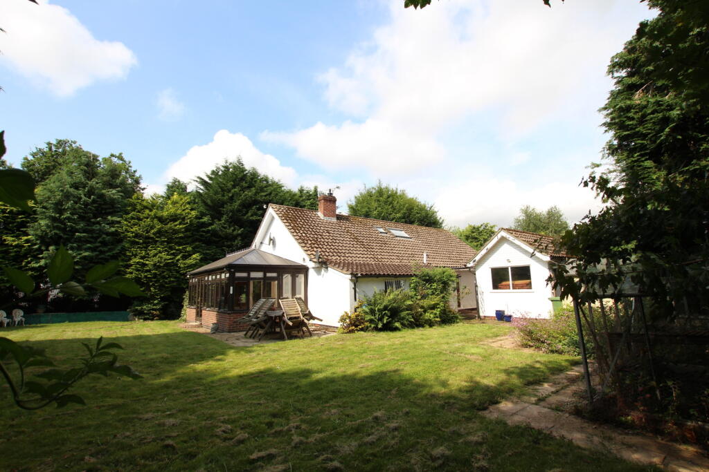 3 bedroom detached house for sale in Upper Basildon, Reading, Berkshire