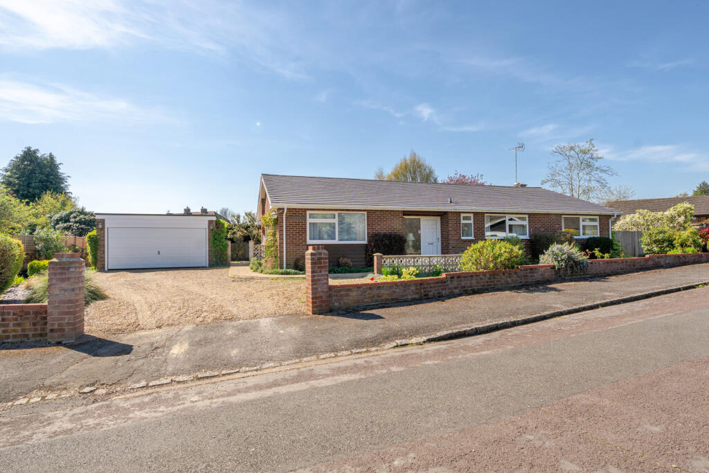 Main image of property: Rivacres, Whitchurch Hill, Reading, Oxfordshire, RG8