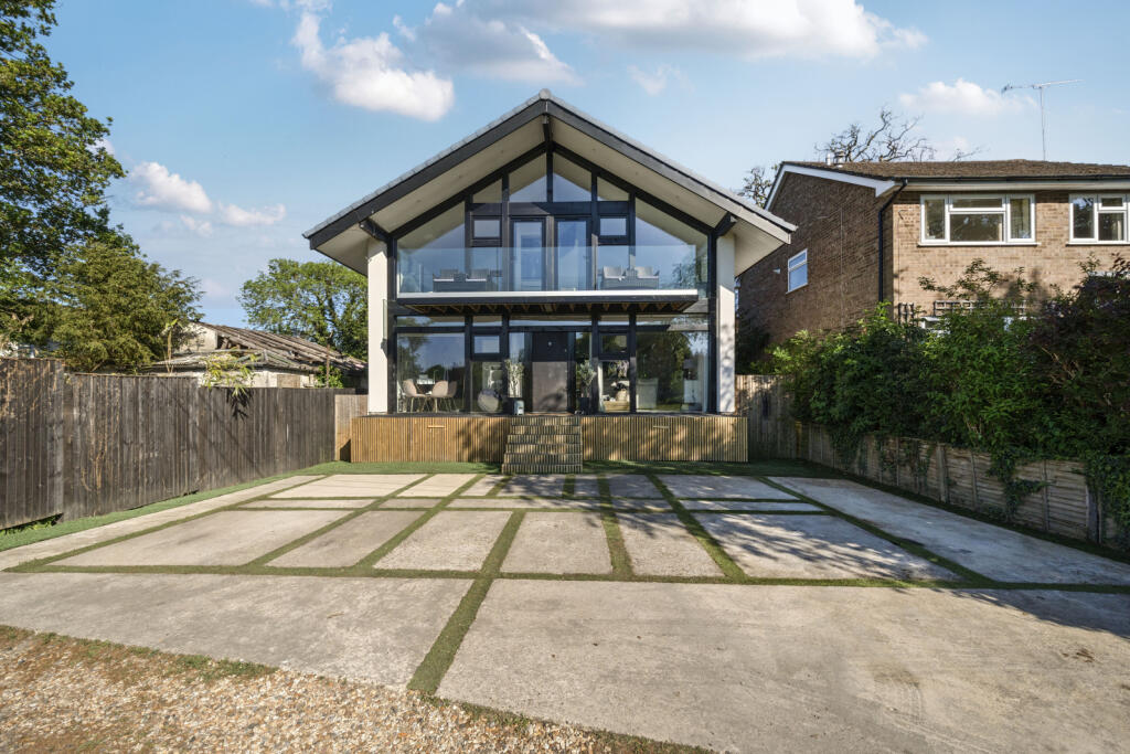 Main image of property: Mapledurham Drive, Purley on Thames, Reading, Berkshire, RG8