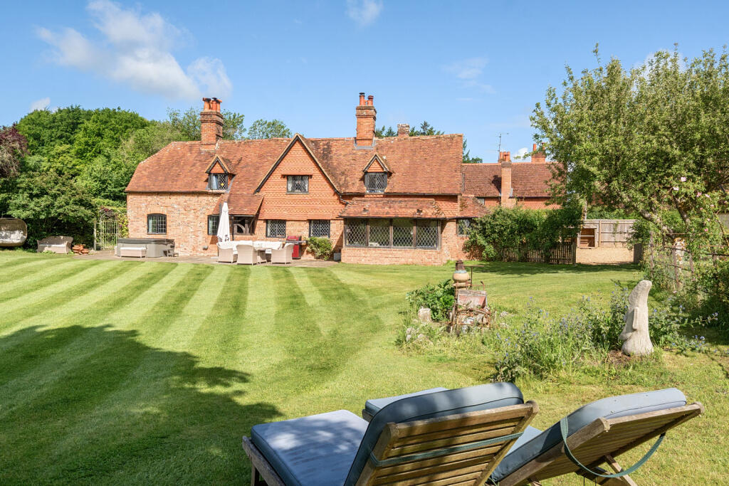Main image of property: Buckhold, Pangbourne, Reading, Berkshire, RG8