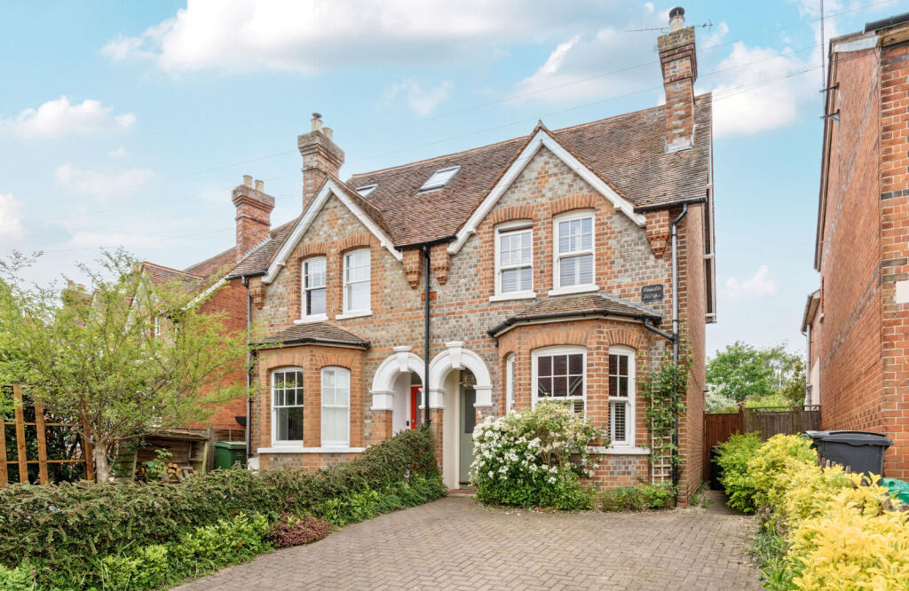 Main image of property: Reading Road, Pangbourne, Reading, Berkshire, RG8