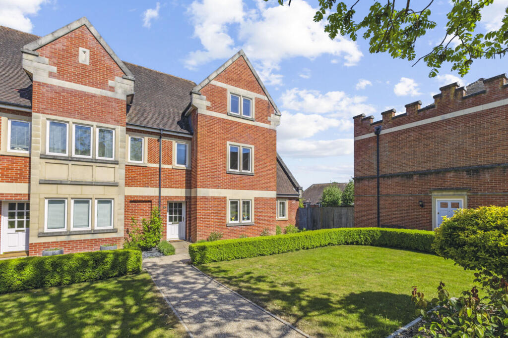 Main image of property: Abbey Gardens, Upper Woolhampton, Reading, Berkshire, RG7