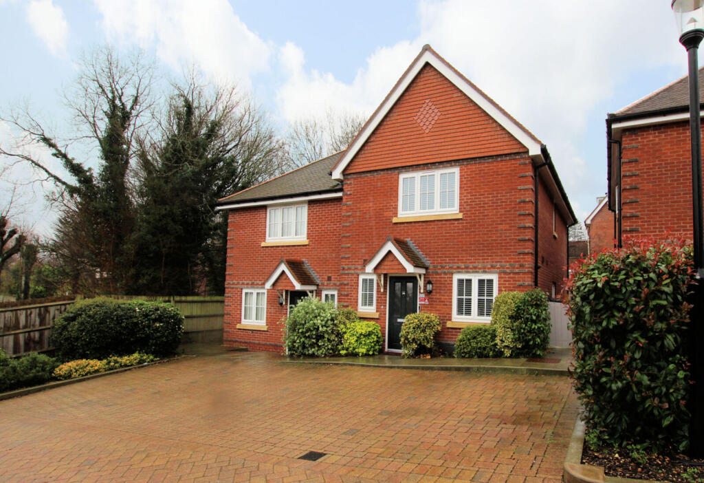 Main image of property: Sheffield Close, Pangbourne, Reading, Berkshire, RG8