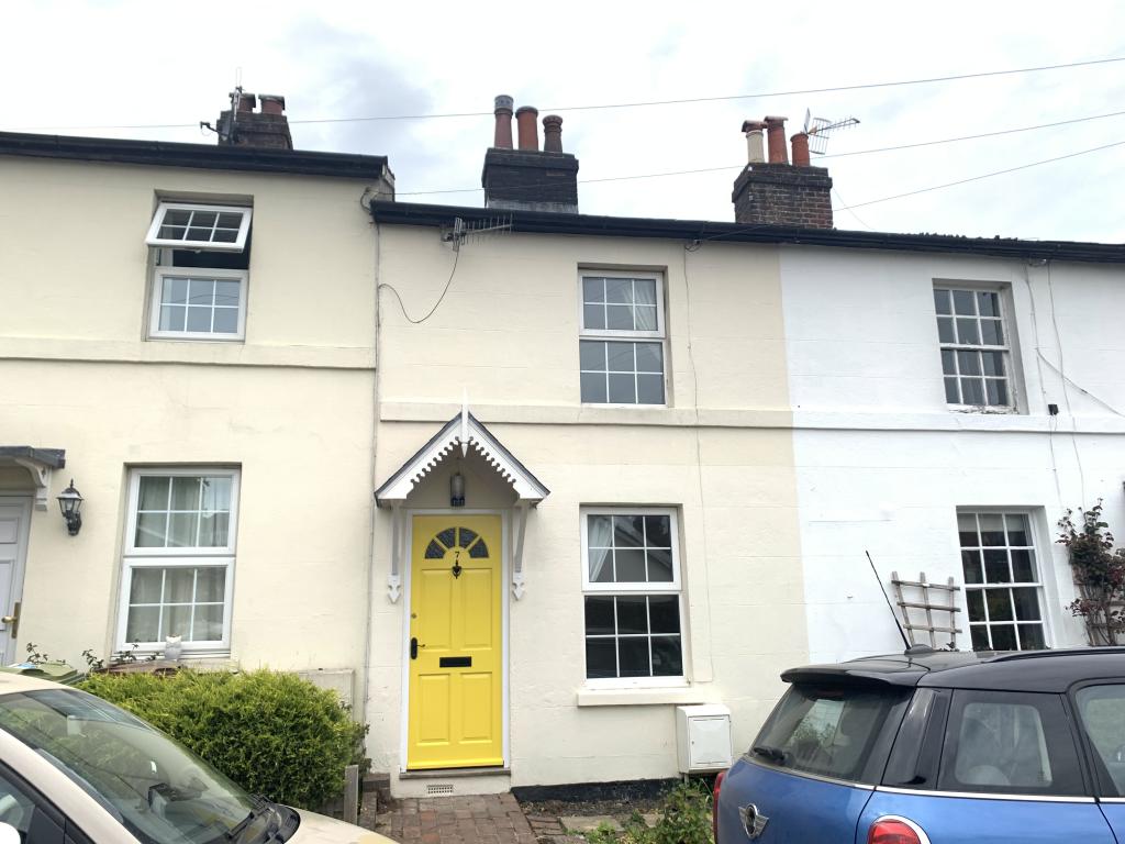 2 bedroom terraced house for rent in Stonewall Park Road, Langton Green