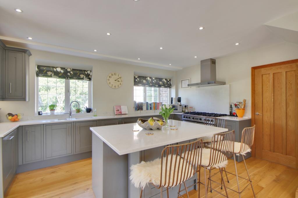 5 bedroom detached house for sale in Argos Hill, Mayfield, TN20