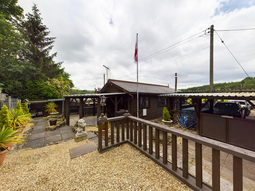 2 bedroom lodge for sale in Meadow Cottage Hawkbatch Bewdley DY12 3AH, DY12