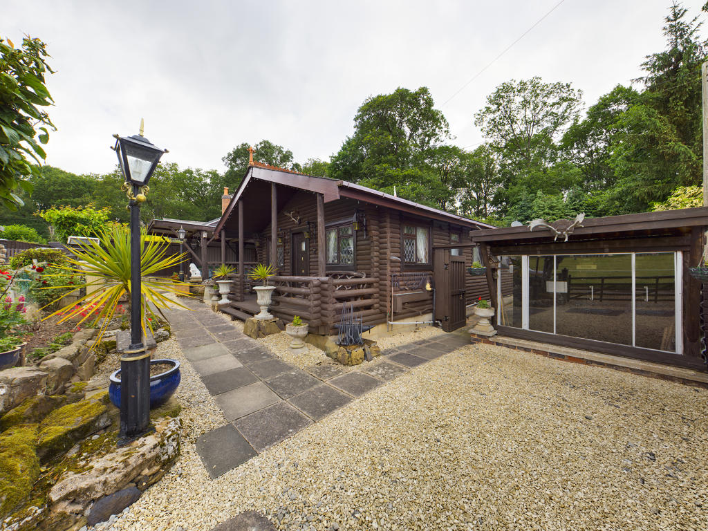 2 bedroom lodge for sale in Meadow Cottage Hawkbatch Bewdley DY12 3AH, DY12
